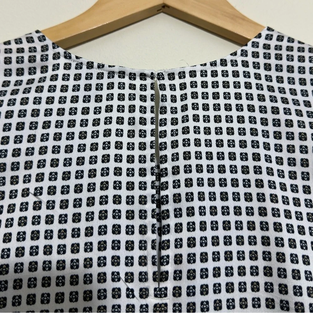 Ann Taylor Geometric Print Sleeveless Blouse Tank Top Black Pink White Sz M